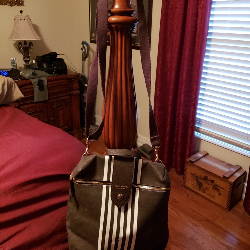 Henri bendel